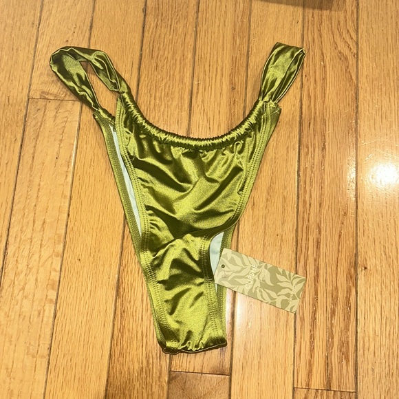 Cupshe green two piece bikini set - Picture 6 of 7